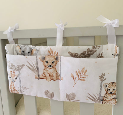 Range Doudou Bébé Motif Animaux Balançoire – Organisateur de Lit Fait Main | Cadeau Naissance
