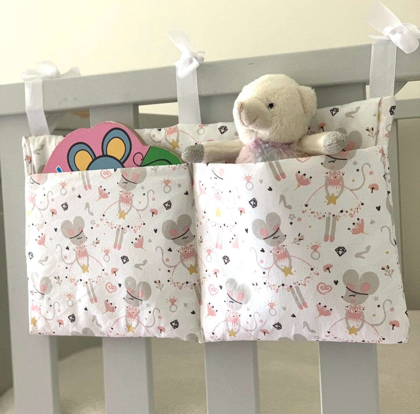 Range Doudou Bébé Motif Souris – Organisateur de Lit Fait Main | Cadeau Naissance