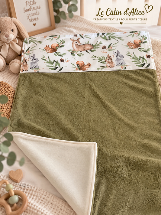 Couverture bébé kaki motif animaux de la forêt, faite main