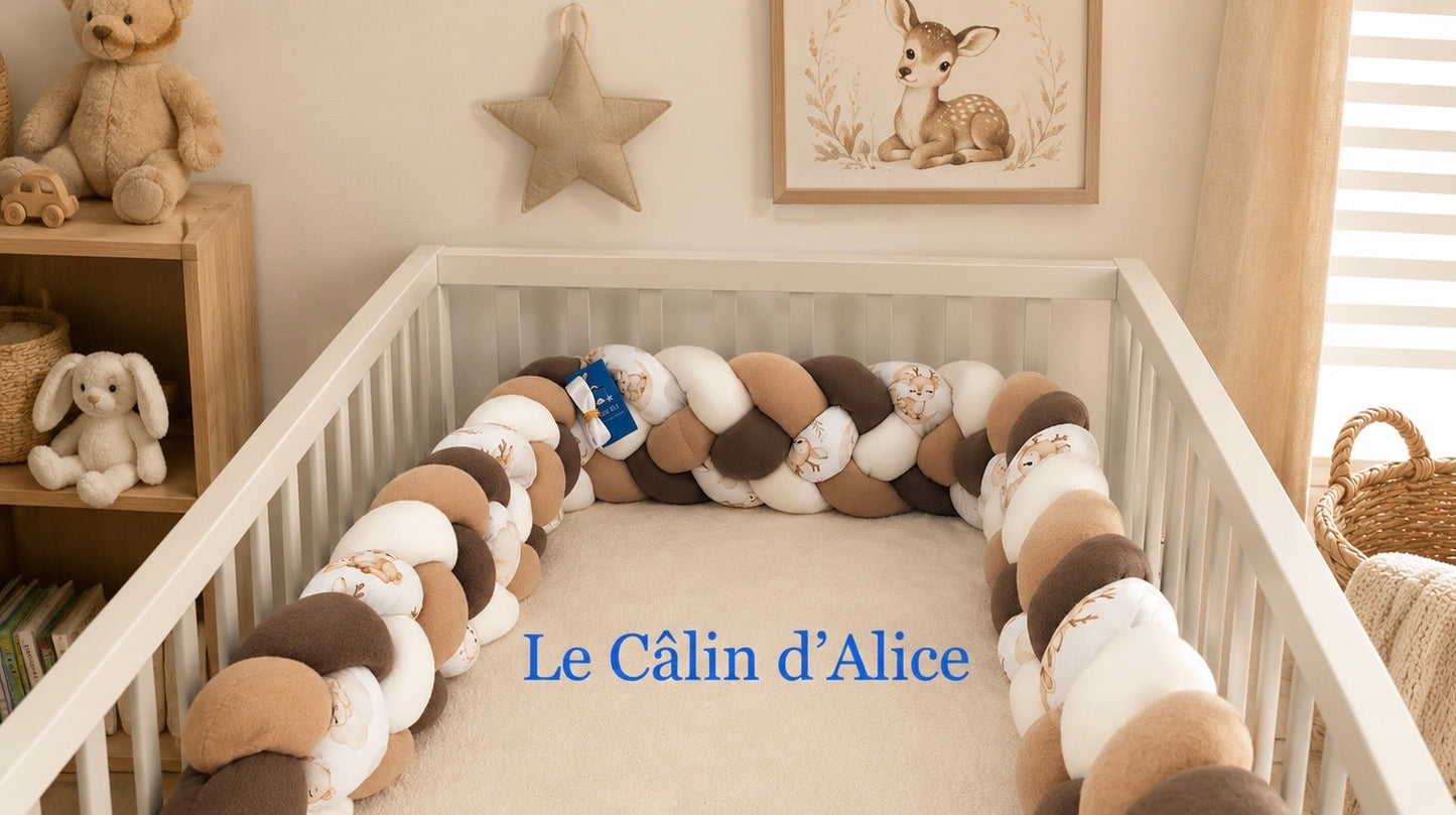 Tresse de lit 4 brins – Marron, beige, blanc & imprimé cerfs et lapins qui dorment