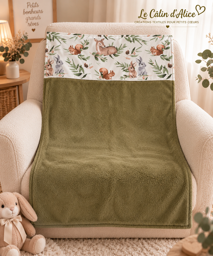 Couverture naissance douce motif animaux de la forêt en coloris kaki