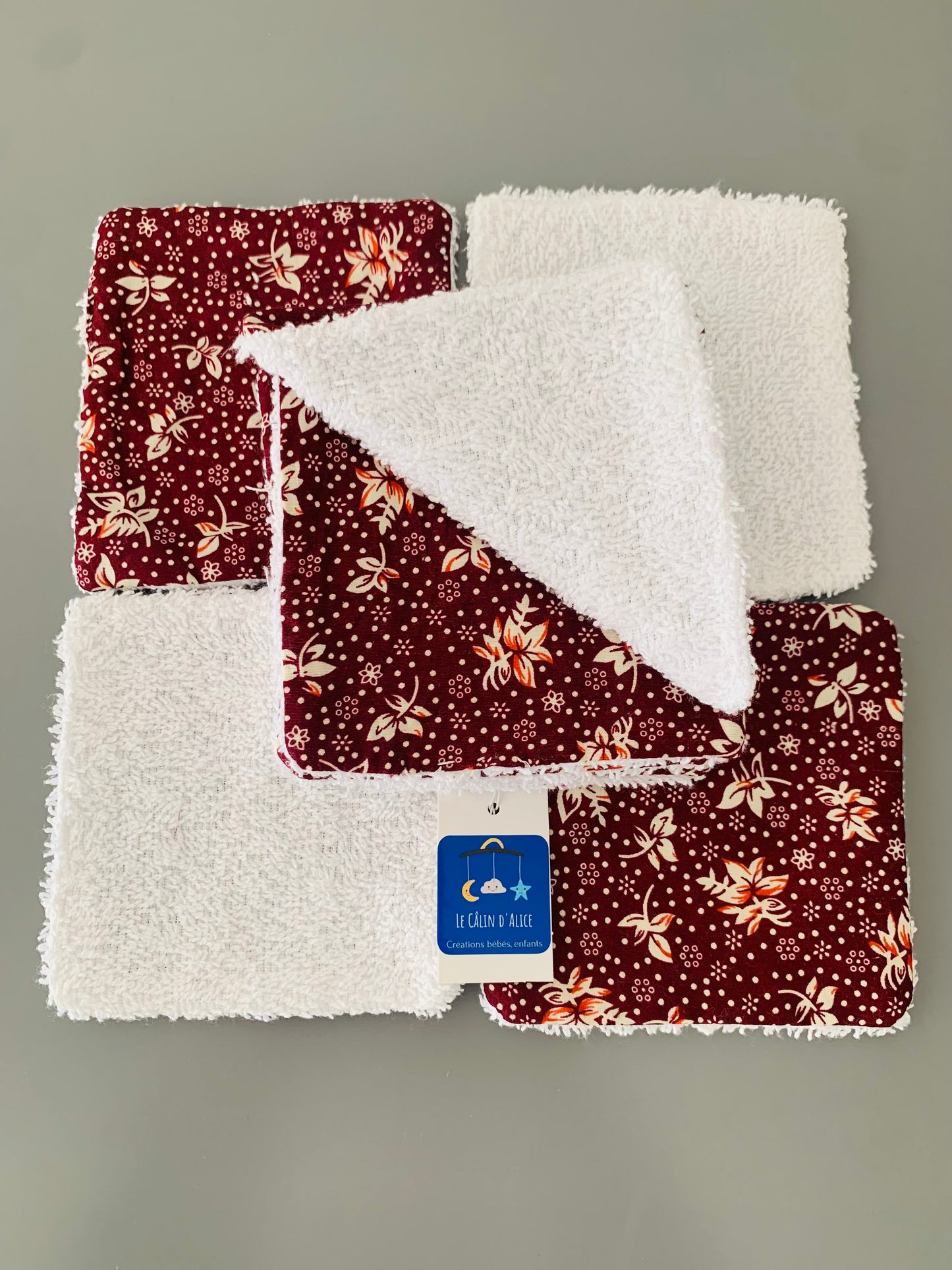 Lot de 8 Lingettes Lavables Bébé Motif Fleuri Fond Rouge – Coton Oeko-Tex Fait Main | Cadeau Naissance