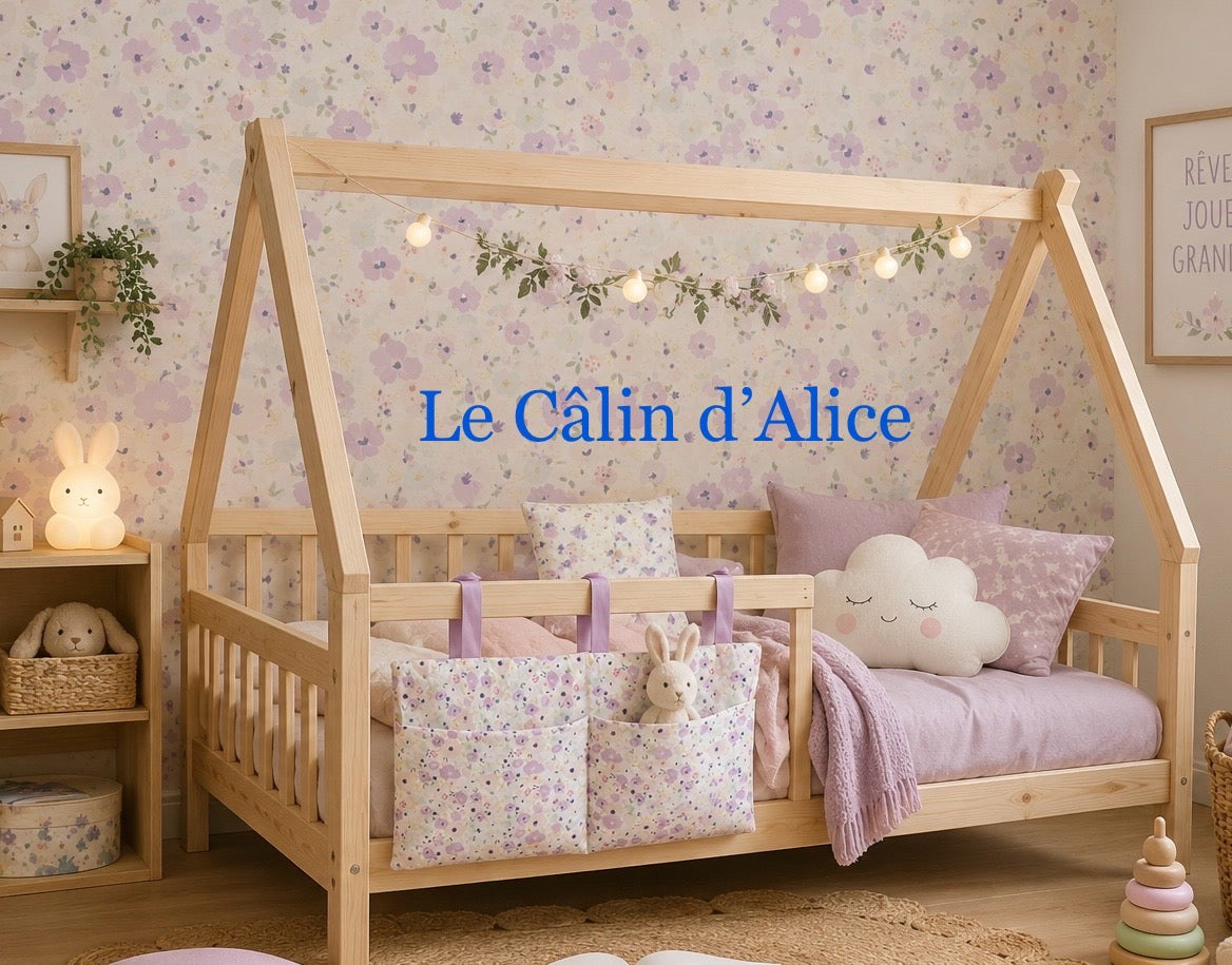 Range Doudou Bébé Motif Fleurs Lilas – Organisateur de Lit Fait Main | Cadeau Naissance