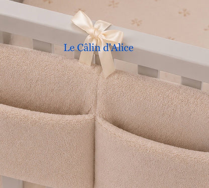 Range Doudou Bébé ultra doux couleur beige  – Organisateur de Lit Fait Main | Cadeau Naissance