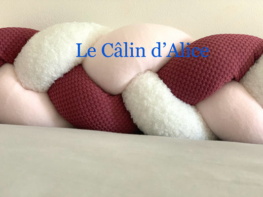 Tour de lit tressé doux pour lit bébé, coloris framboise, rose clair et blanc