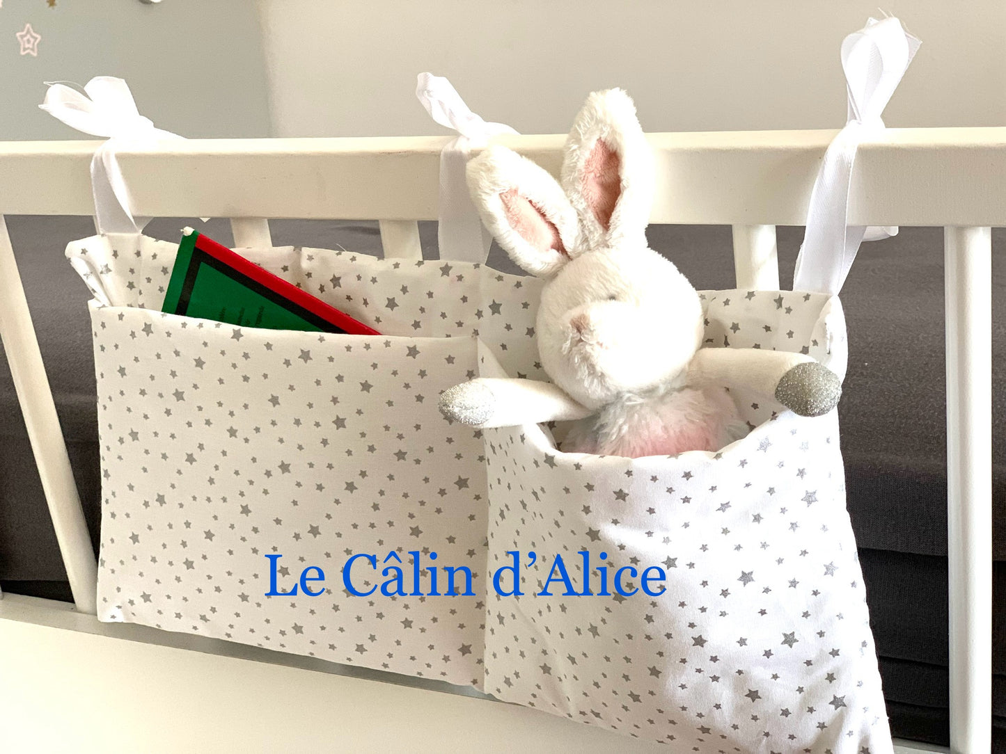 Range Doudou Bébé Motif Étoiles – Organisateur de Lit Fait Main | Cadeau Naissance