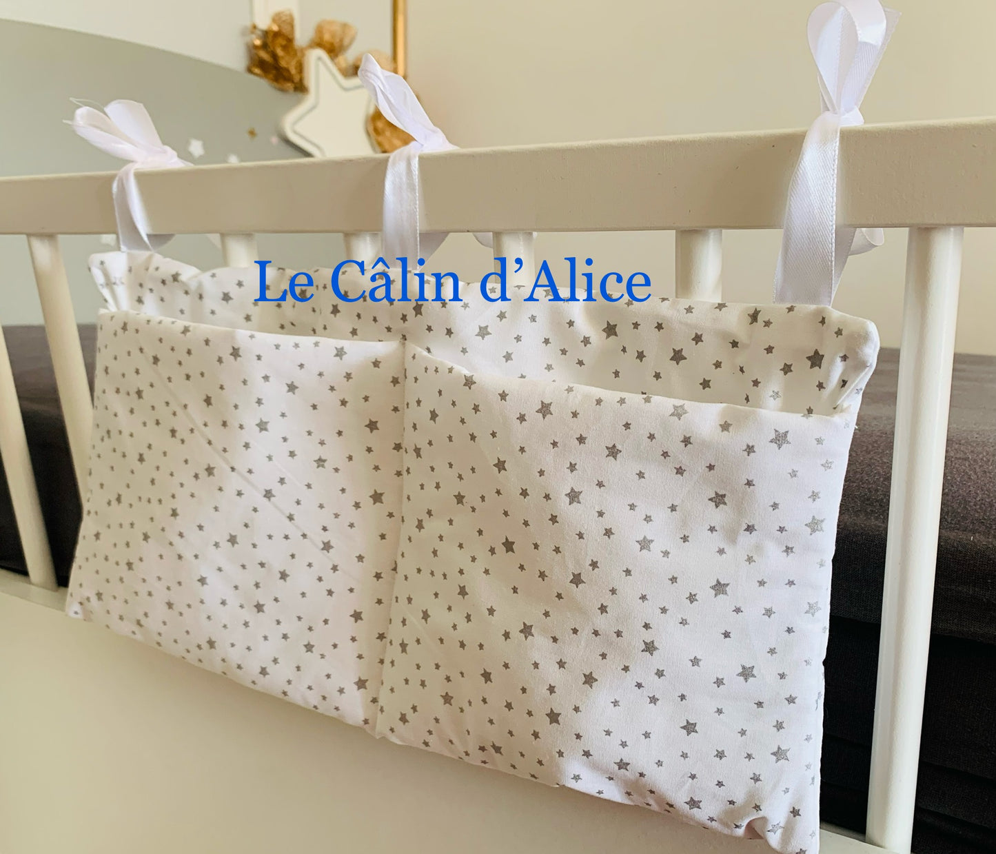 Range Doudou Bébé Motif Étoiles – Organisateur de Lit Fait Main | Cadeau Naissance