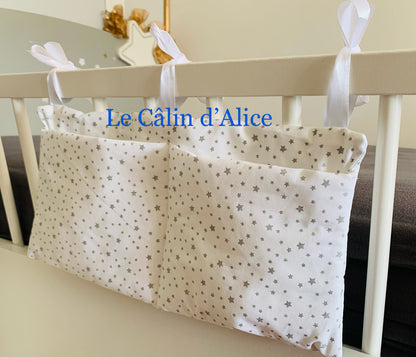Range Doudou Bébé Motif Étoiles – Organisateur de Lit Fait Main | Cadeau Naissance